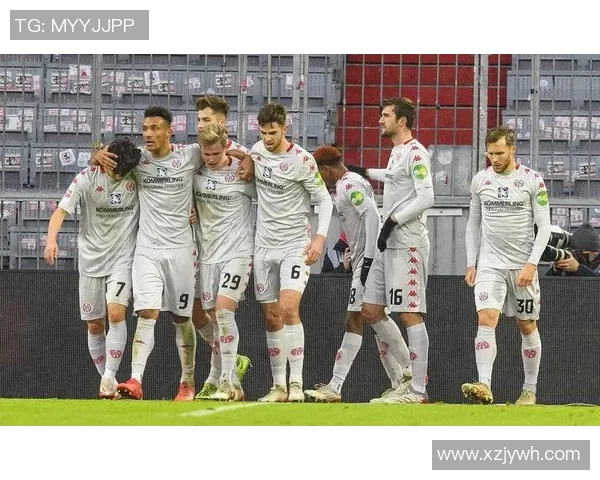 美因茨与云达的激烈对决展现足球魅力与团队精神的完美结合